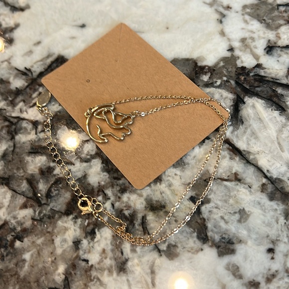 Disney Lion King Necklace - Picture 1 of 3